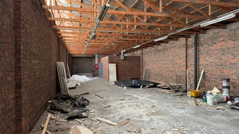 WhatsApp Image 2025-12-17 at 15.37.02.